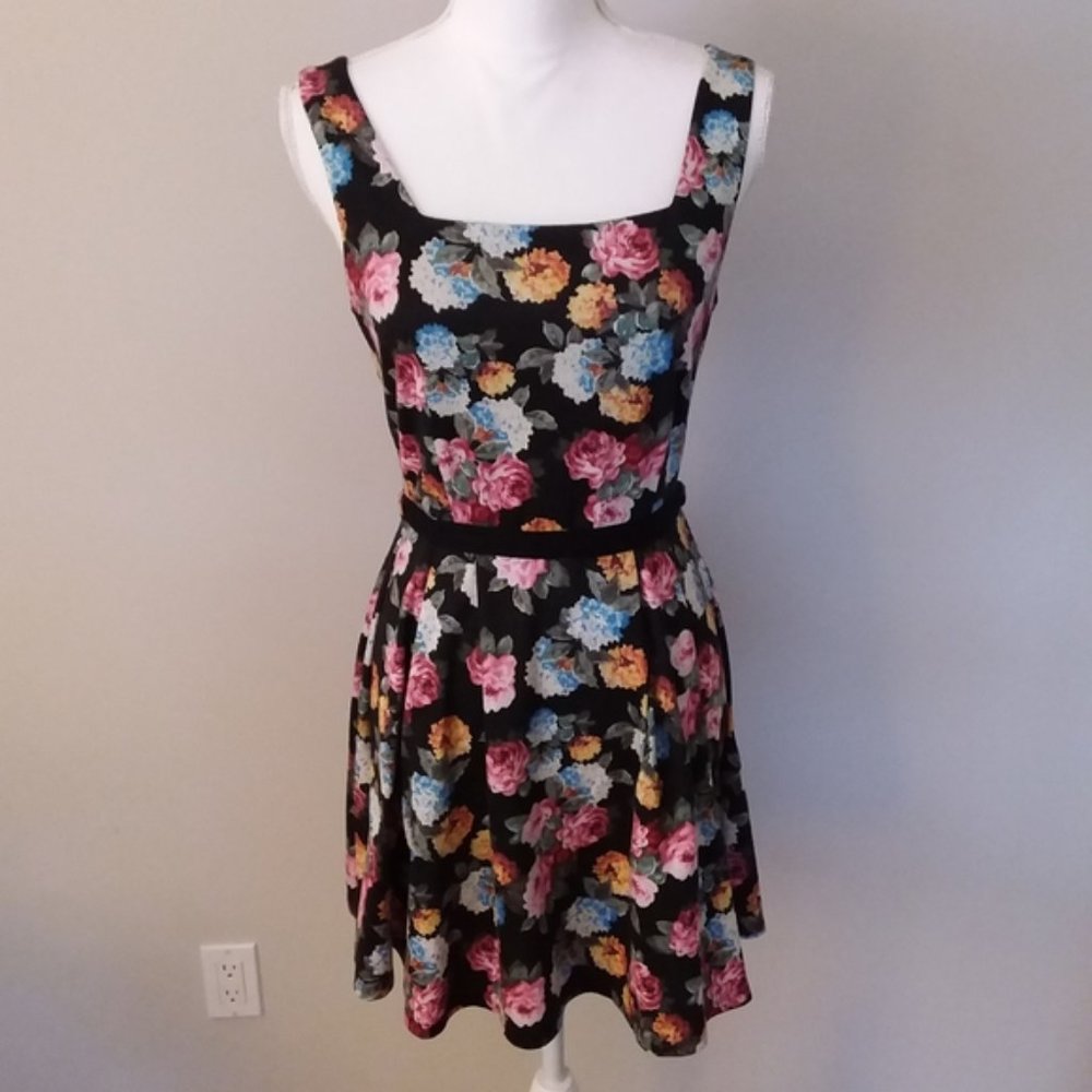 Bundle of 9 Dresses  All Size Medium by Great Designers - Picture 8 of 10